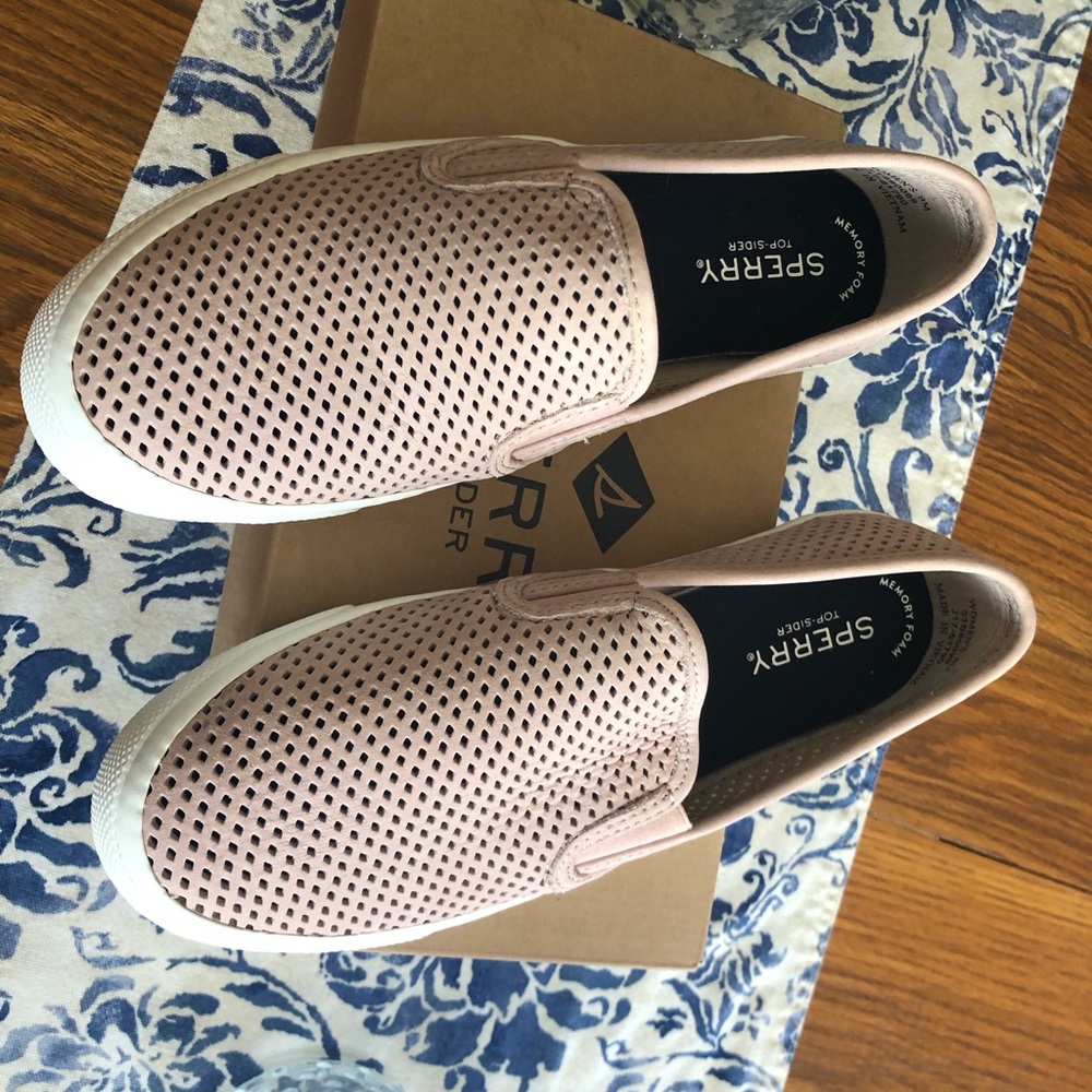 Sperry topsiders flats